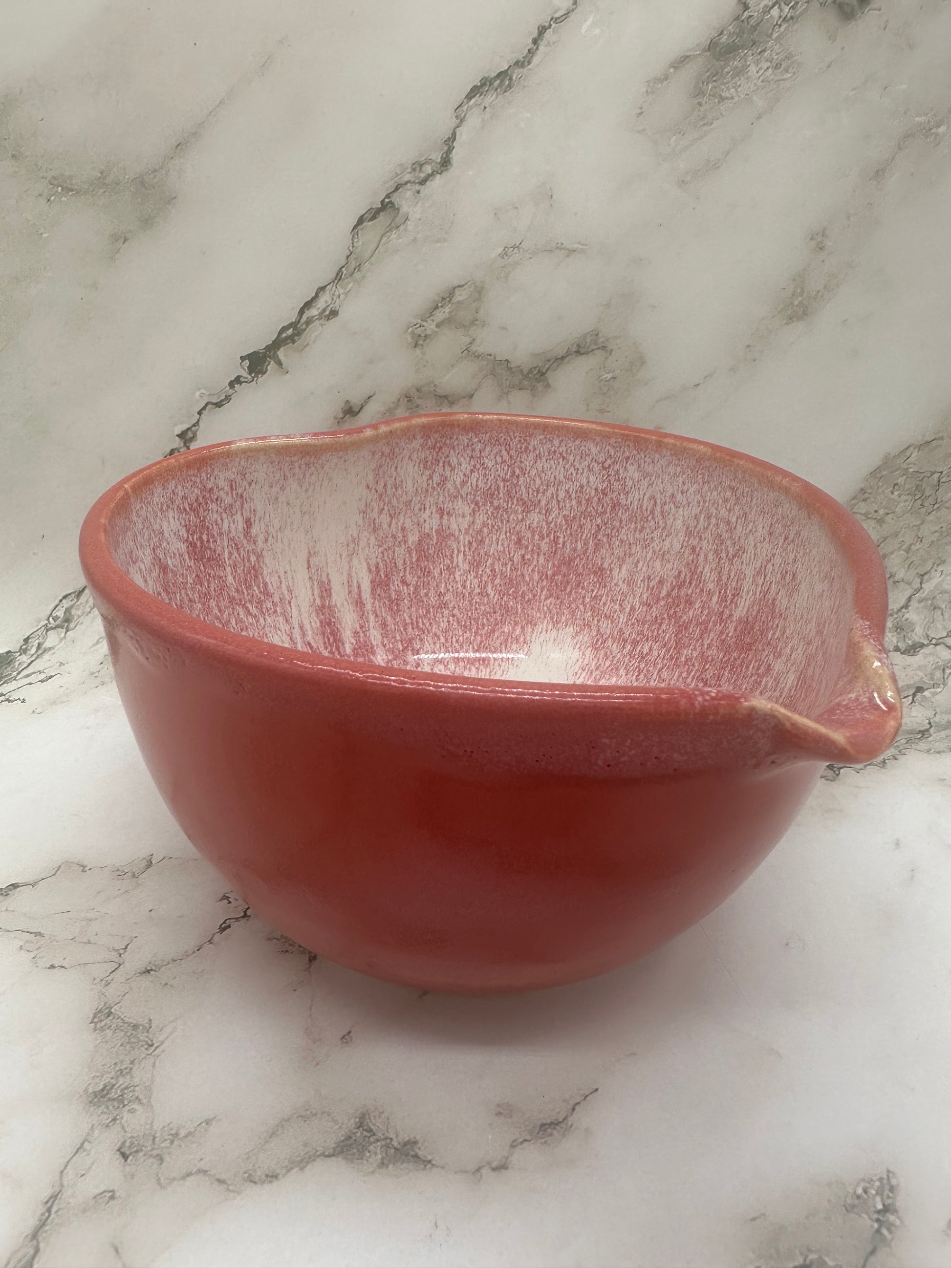 Pink heart rim bowl with spout