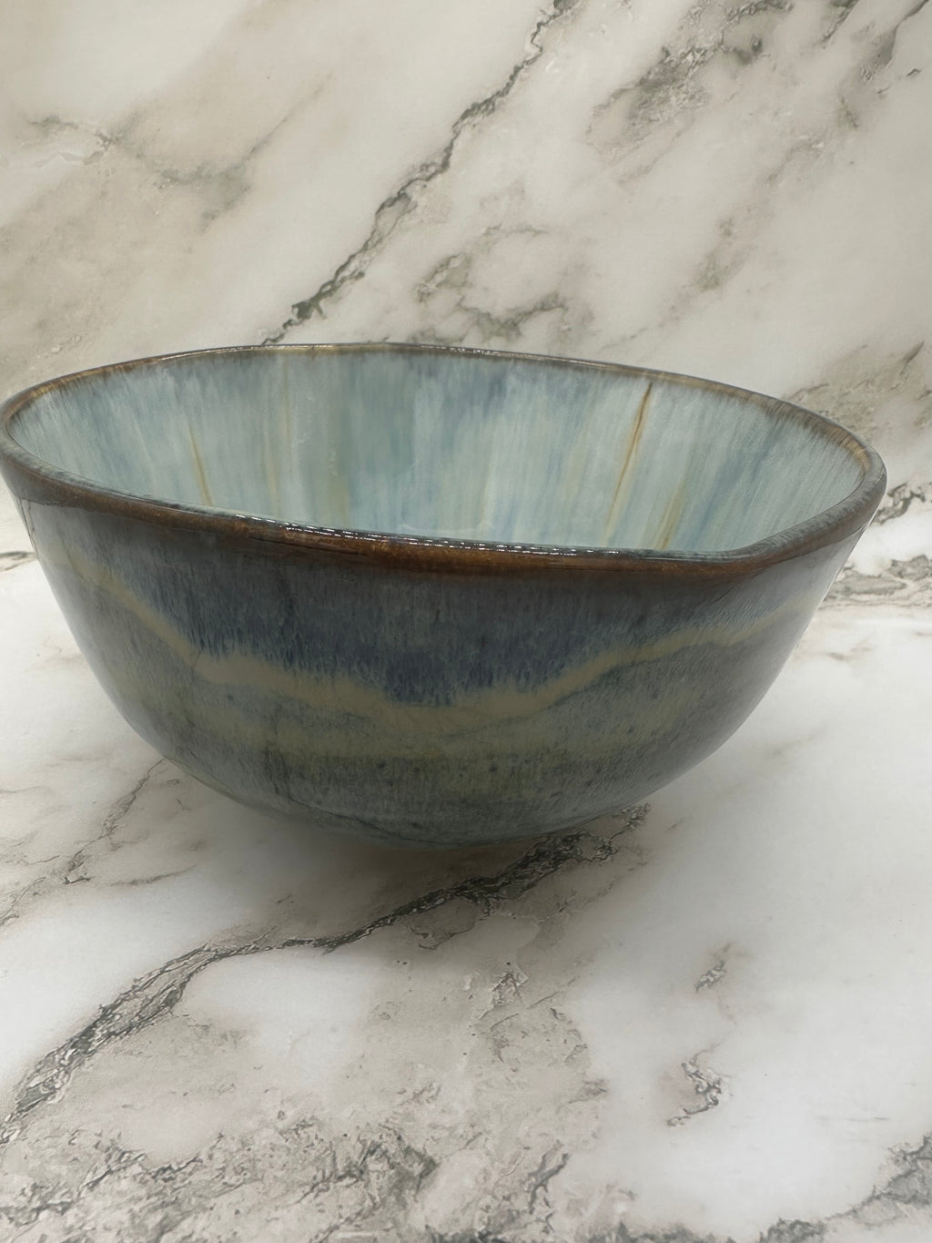 Blue heart rim bowl