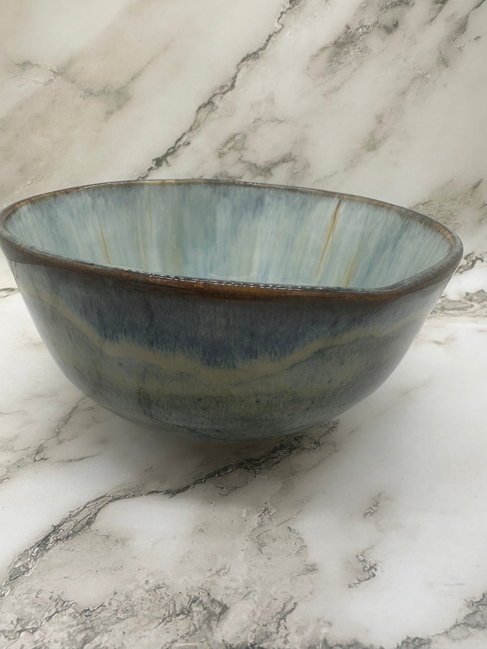 Blue heart rim bowl